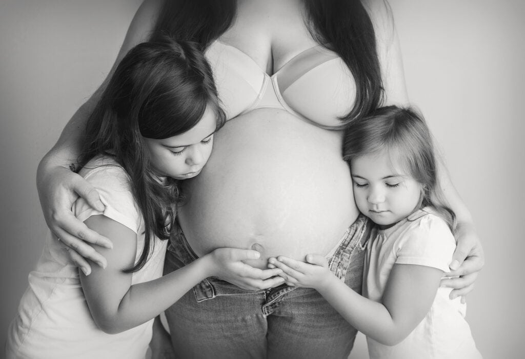 Gravidbilde med søsken i studio i Lørenfallet