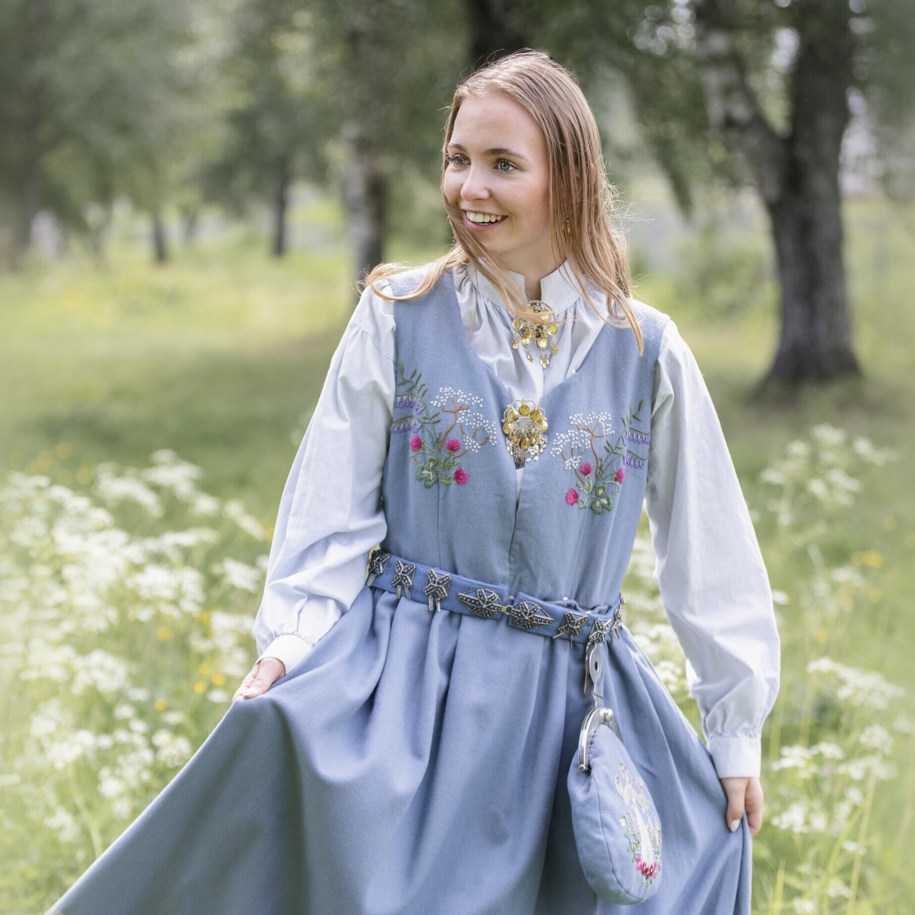 Konfirmant fotografering ved en sjø i Fetsund
