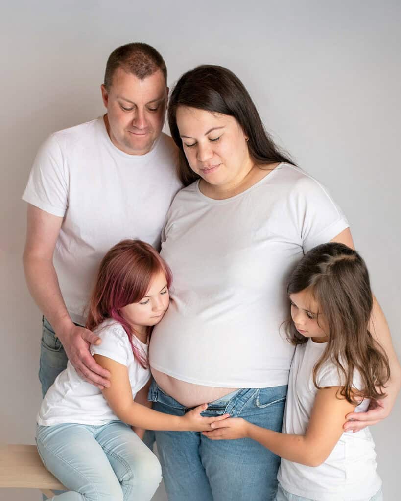 Kombinere gravid- og nyfødt fotografering – familie som ønsker bilder før og etter fødsel