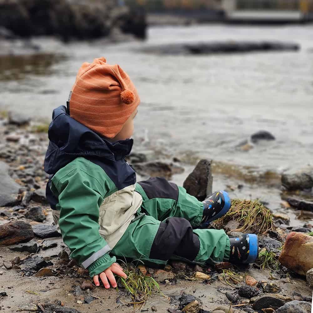 baby sitter ved vannet sørumsand