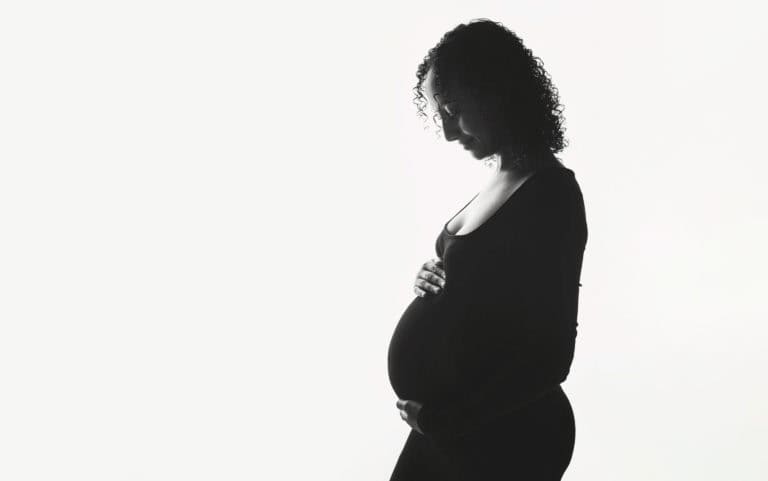 gravid fotografering siluett bilde i studio oslo